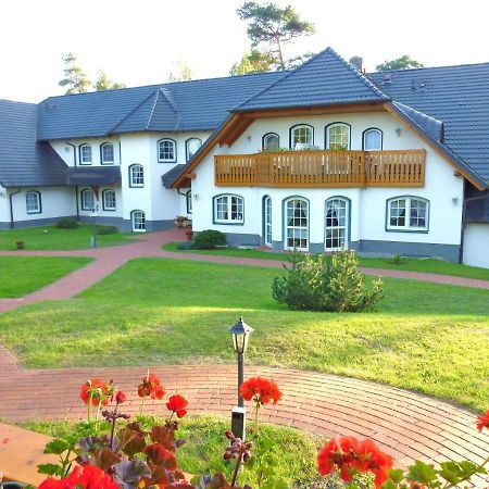 Landhaus Mueritzgarten Hotel Garni Röbel Exterior foto
