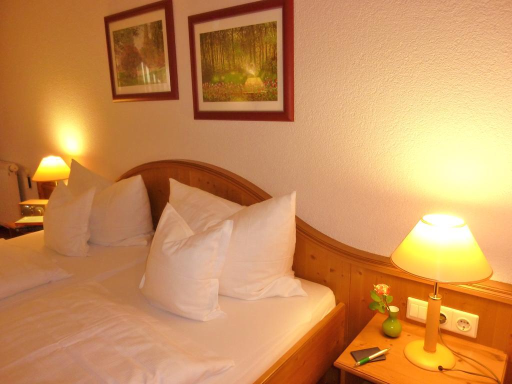 Landhaus Mueritzgarten Hotel Garni Röbel Cameră foto